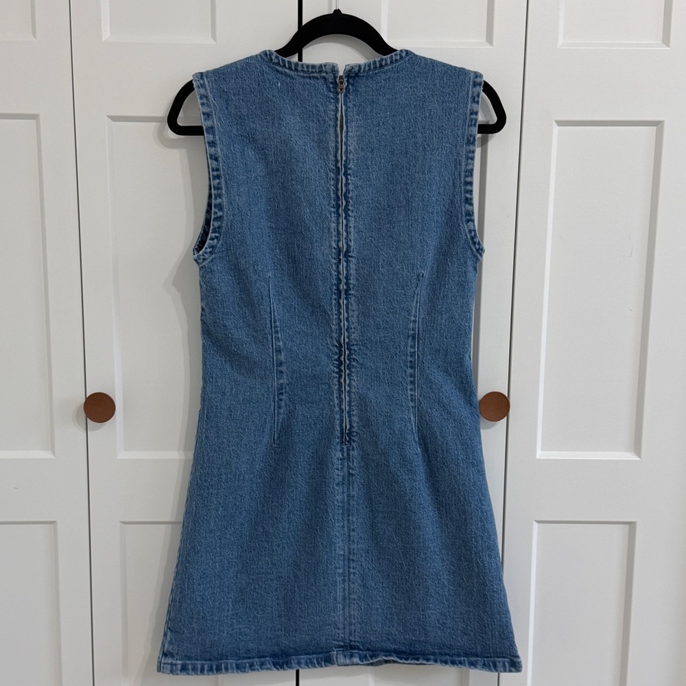 Abercrombie & Fitch Denim Sleeveless Zip Back Mini Dress Size Medium - Picture 3 of 5
